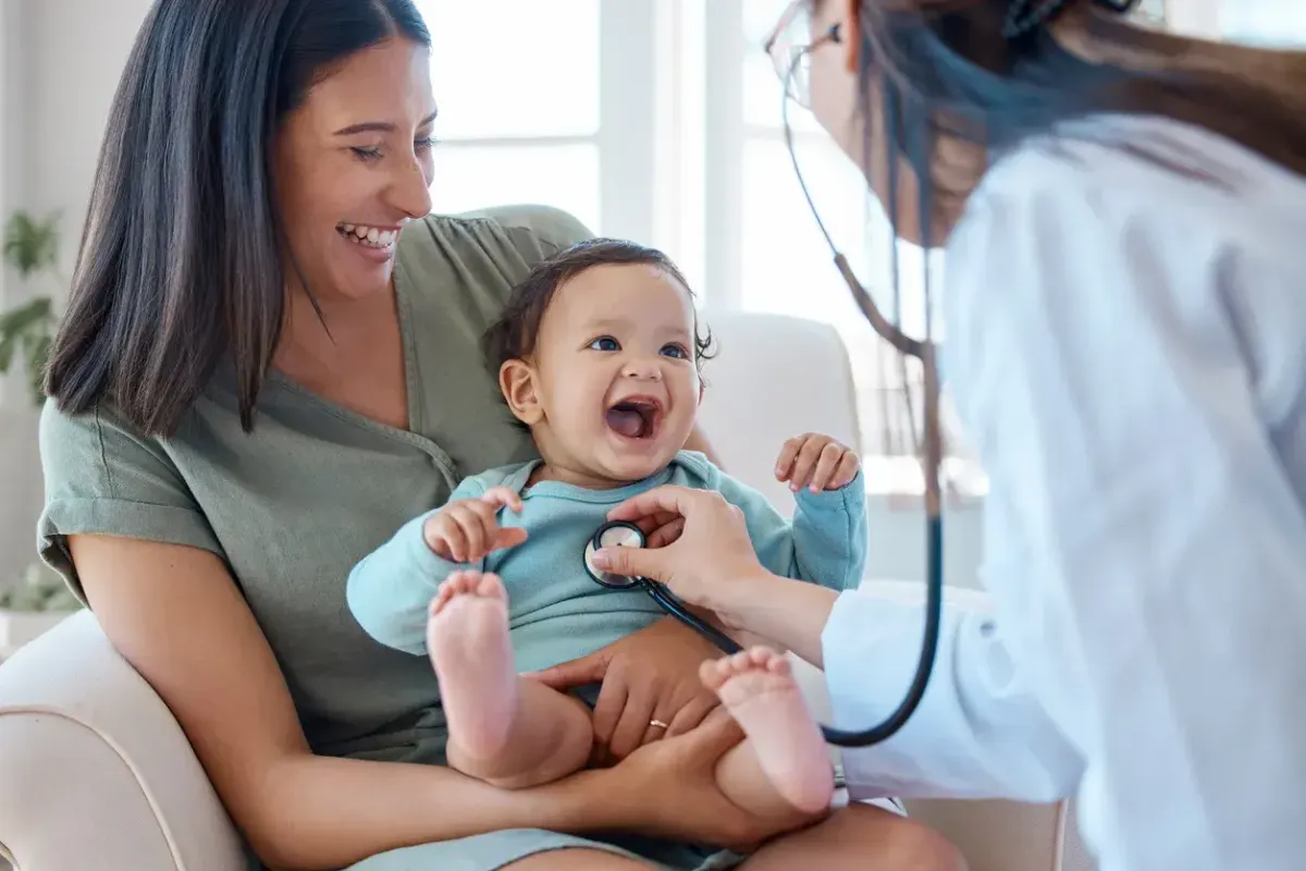 Pediatra — seguro de salud Adeslas